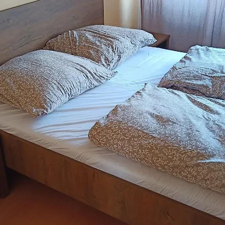 V Sídlišti Rousínov